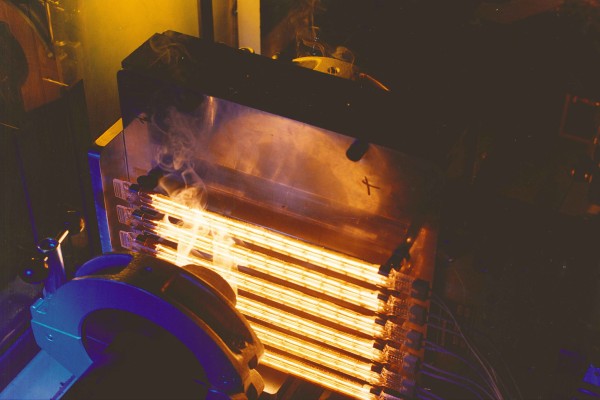 El calor infrarrojo suelda tubos de plástico