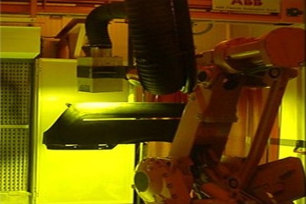 紫外线灯安装在机器人上